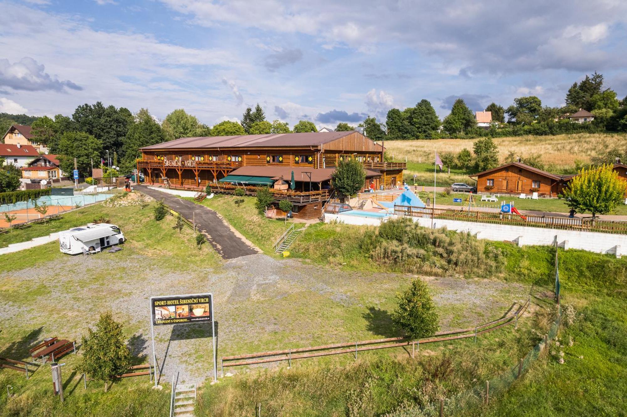 Sport-Hotel Sibenicni Vrch Mnichovice Екстер'єр фото