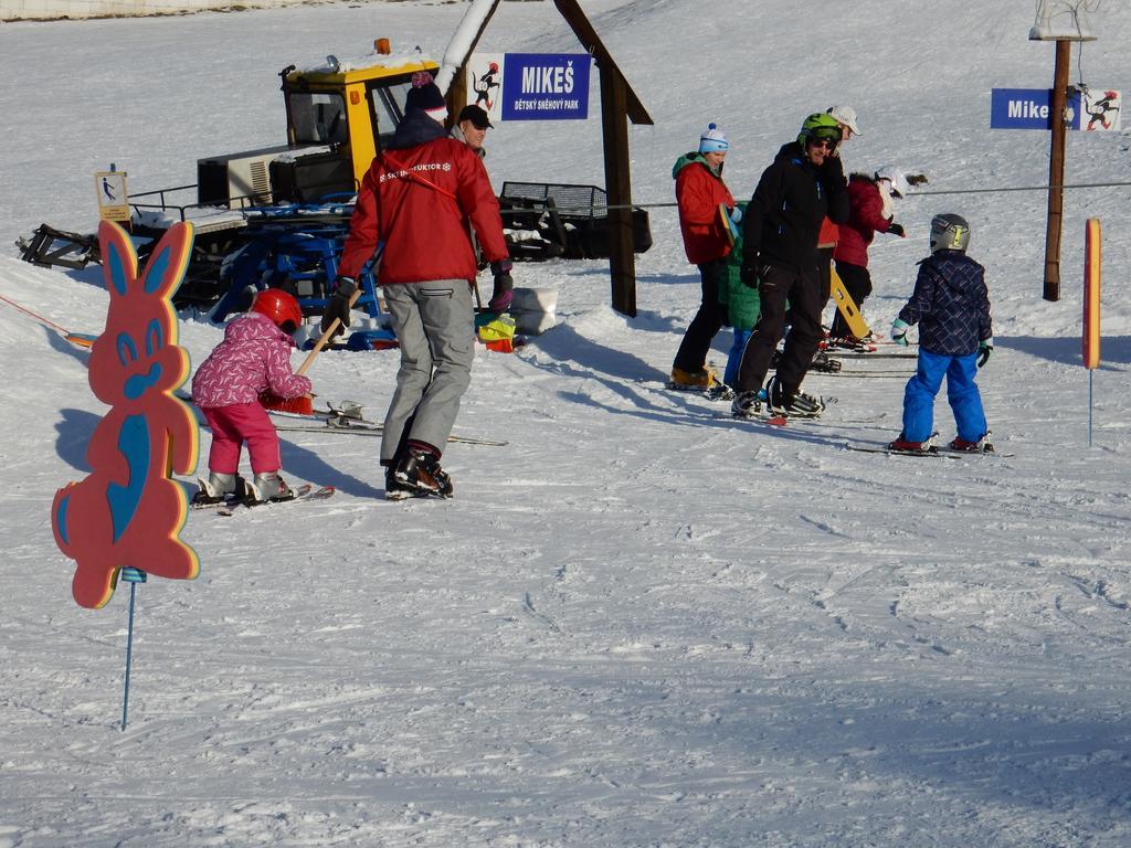 Sport-Hotel Sibenicni Vrch Mnichovice Екстер'єр фото