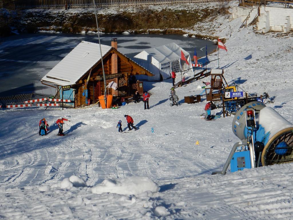 Sport-Hotel Sibenicni Vrch Mnichovice Екстер'єр фото