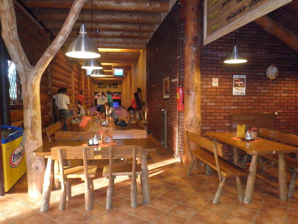 Sport-Hotel Sibenicni Vrch Mnichovice Екстер'єр фото