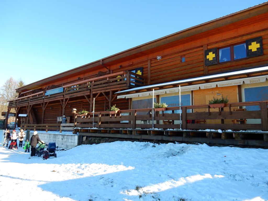 Sport-Hotel Sibenicni Vrch Mnichovice Екстер'єр фото